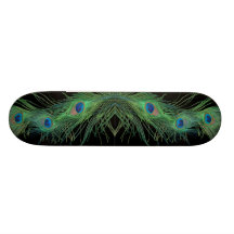 Plumes vertes avec le noir plateaux de skateboards