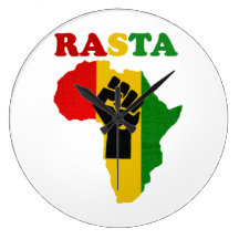 Poing de puissance noire de Rasta au-dessus d'horl