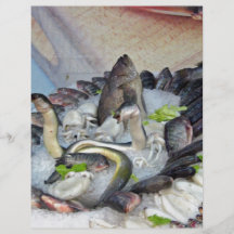 Poissons montrés sur la glace dans l'épicerie tract customisé