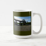 Pont à l'aucun où mugs