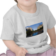 Produits d'avril Yosemite de pré de Bridalveil T-shirt