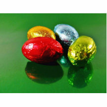 Quatre oeufs de pâques découpages en acrylique