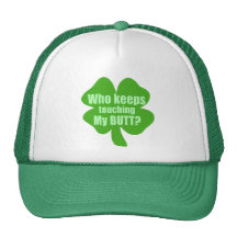 Qui continue à toucher mon bout ? casquette