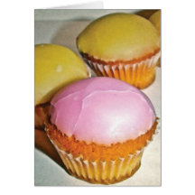 RETRO STYLE CUPCAKE GREETING CARD
