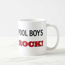 Roche de garçons de piscine tasse