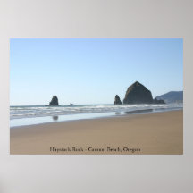 Roche de meule de foin - plage de canon, Orégon Posters