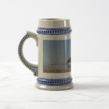Roche de meule de foin, plage de canon, Orégon… Mugs