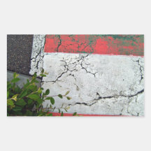 Route goudronnée avec les barres blanches et rouge stickers rectangulaires
