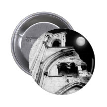 Ruines la nuit. Noir et blanc. Badges