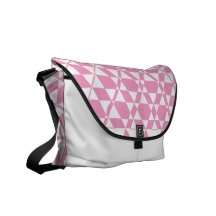 Sac messenger (rose) à ivoire de Triagonal Sacoches