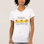 Sages-femmes et canards en caoutchouc jaunes t-shirt