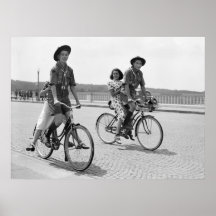 Scouts de garçon sur Bicycles, 1937 Affiches
