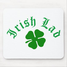 Shamrock irlandais de jeune homme tapis de souris