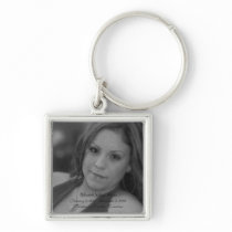 Siempre en Nuestros Corazónes - Elizabeth "Bety" O Keychain
