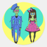 Skull Couple Round Sticker