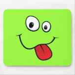 Smiley maladroit drôle collant sa langue, verte tapis de souris