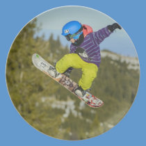 Snowboarding plates