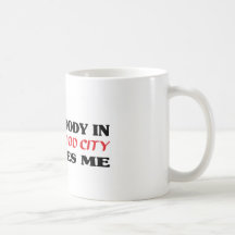Somebody in Redwood City loves me t shirt Mug