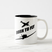 Soutenu pour voler mugs à café