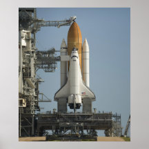 Space Shuttle Discovery sits ready Print