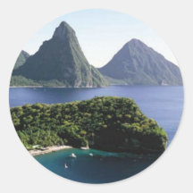 st_lucia_pitons_and_caribbean_sea autocollant rond