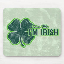 St. Patrick’s ‘Kiss Me’ Shamrock Grunge Mousepad