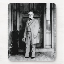 Standing Portrait of General Robert E. Lee Mousepads