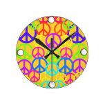 Style d'horloge de symboles de paix rétro