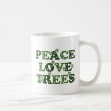 Tasse d'arbres d'amour de paix