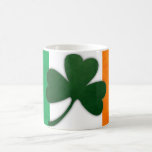 Tasse de shamrock de l'Irlande