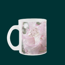 Tasse florale d'azalées roses de rhododendrons tasses