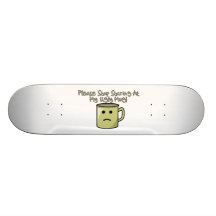 Tasse laide plateau de planche à roulettes