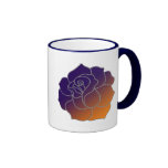 Tasse rose de coucher du soleil