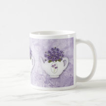 Tasse violette de théière
