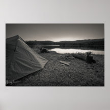 Terrain de camping et une copie de coucher de sole posters