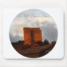 The full moon's Tower Tapis De Souris