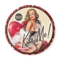 The Kitsch Bitsch : "Kiss Me" Valentine Pin-Up Fridge Magnet
