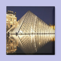The night view of the glass Pyramid of Musee du magnets