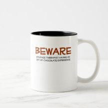 Thérapeute de massage tasse à café