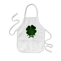 This clover feels lucky apron