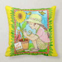 Tournesol du jour de mère, fille avec des papillon coussin
