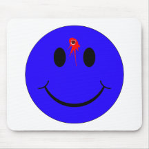 Trou de balle souriant tiré de saignement de visag tapis de souris