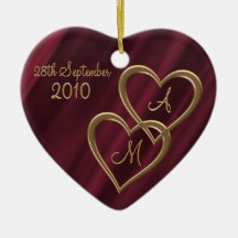 Two entwined gold hearts ornaments