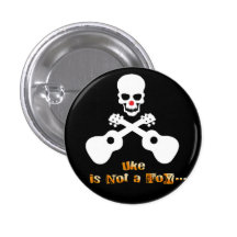 Uke is not a toy badges avec agrafe