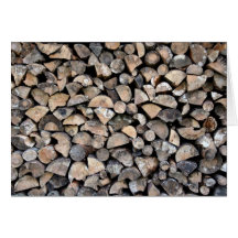 Une pile de bois de chauffage carte de vœux