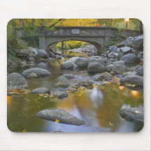 USA, Oregon, Ashland, Lithia Park. Autumn Mousepad