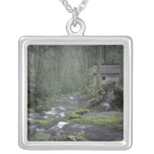 USA, Tennessee, Great Smoky Mountains National 3 Necklaces