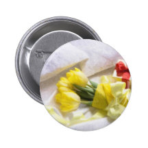 valentine yellow roses buttons