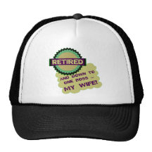 Vers le bas à un patron casquettes