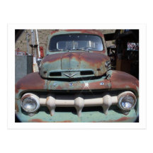 vieille voiture qui a toujours l'étincelle cartes postales